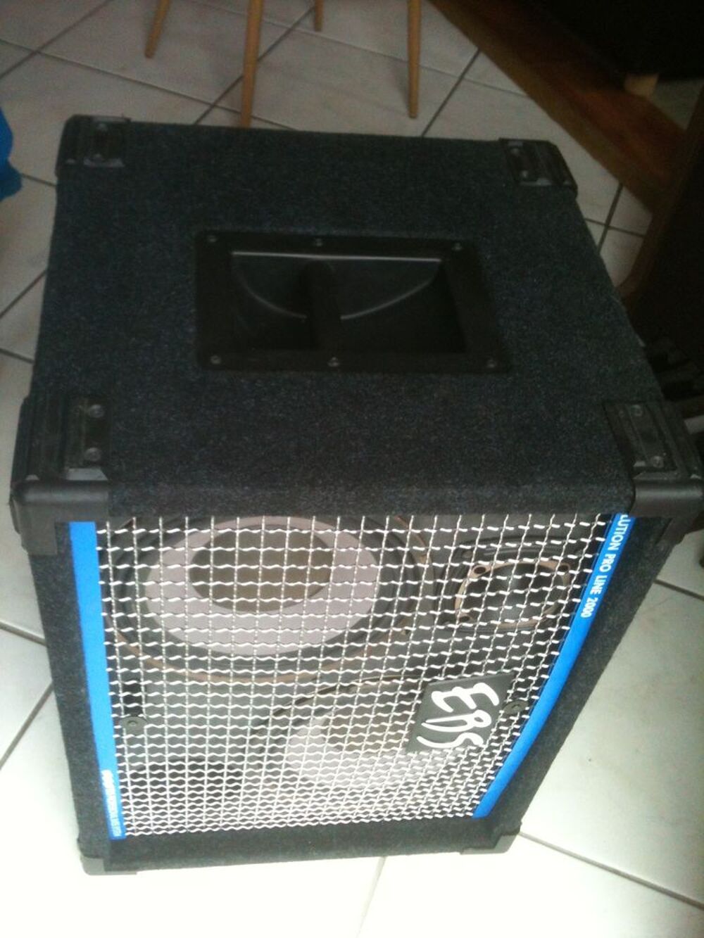 cabinet EBS proline tres bon etat . 2x10 son clair et precis Instruments de musique