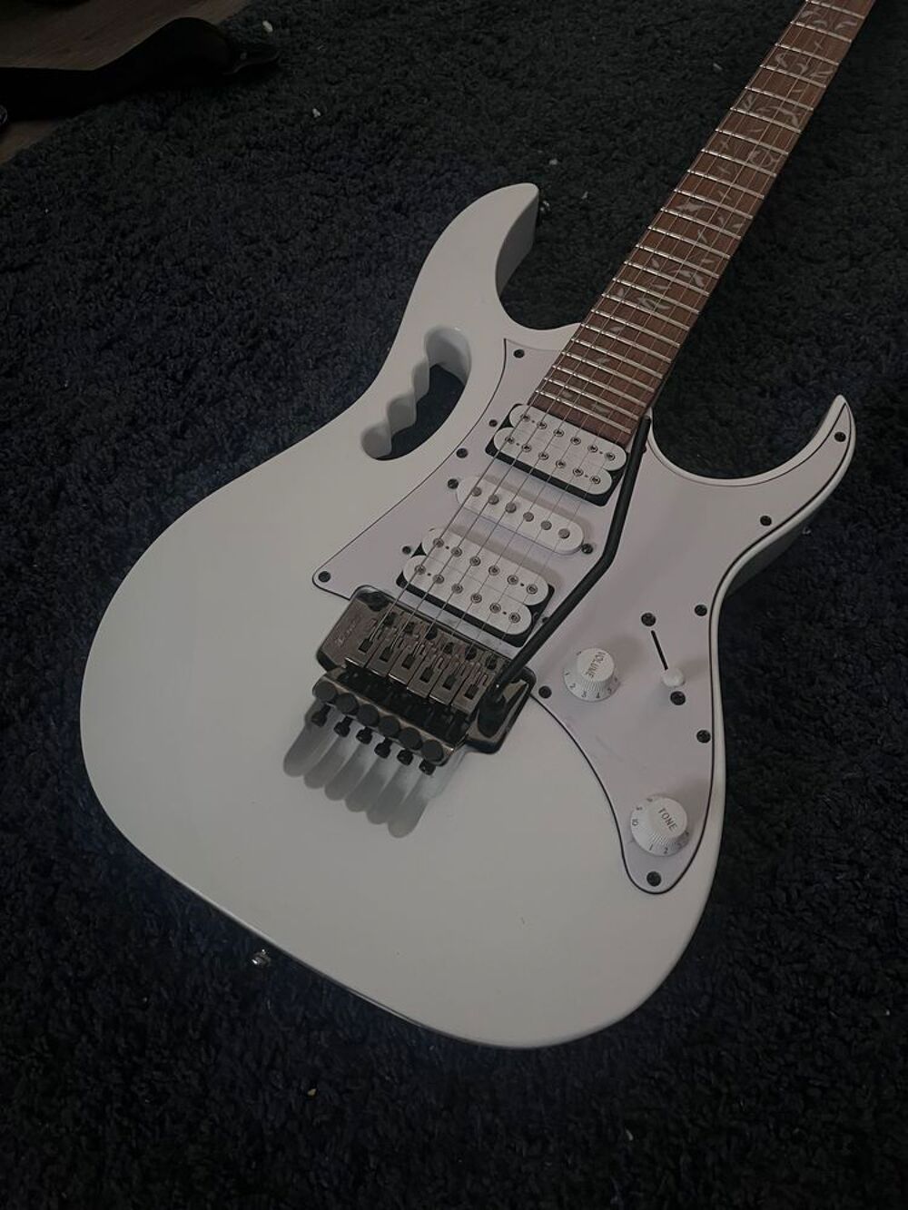 Ibanez JEMJR + Housse de Transport Instruments de musique