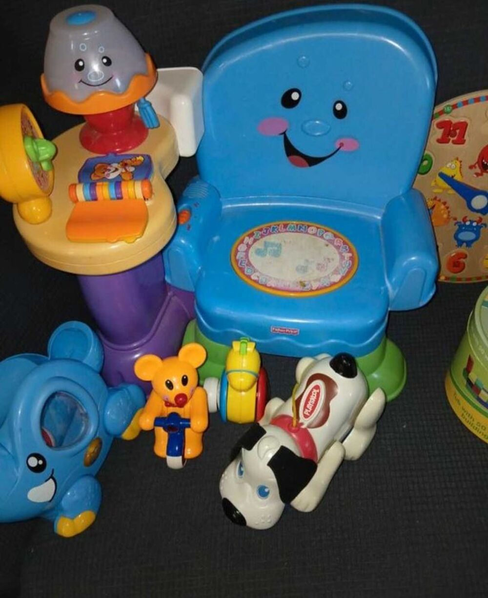lot jouets dont plusieurs musicale Jeux / jouets
