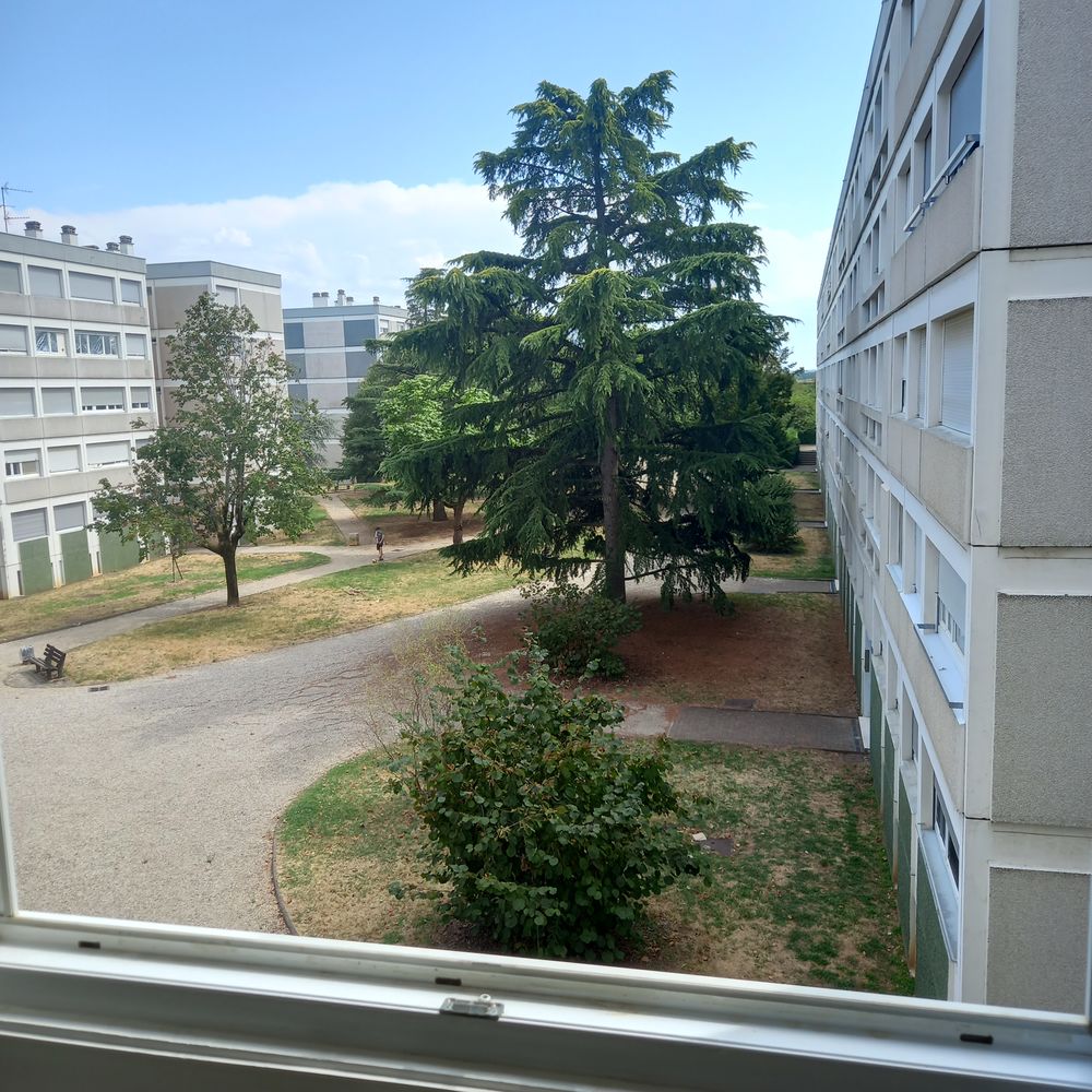 Vente Appartement T3 QUARTIER PISCINE DANS RESIDENCE SECURISEE ENTOURE PARC Décines-charpieu