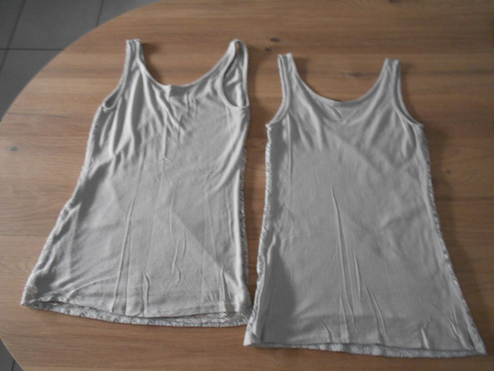 2 d&eacute;bardeurs beige dentelle devant Pinkie 34/XS parfait &eacute;tat Vêtements