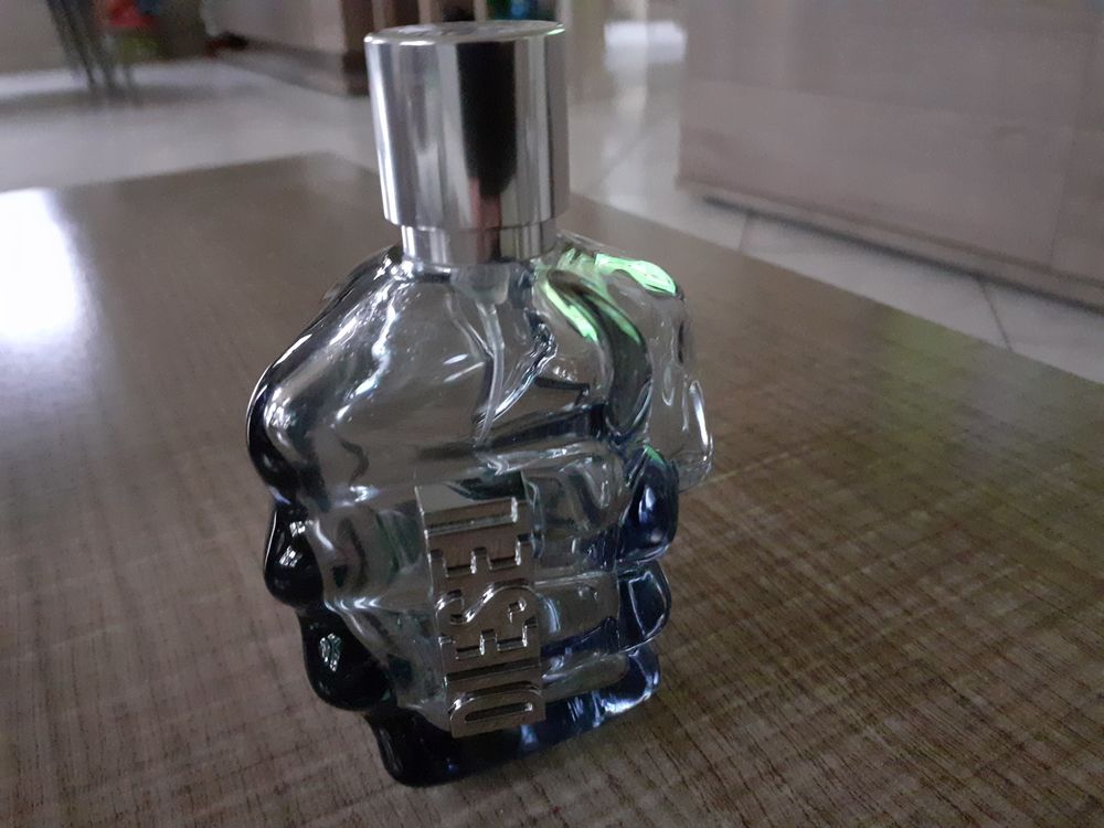 lot de flacons parfum vides diesel Décoration