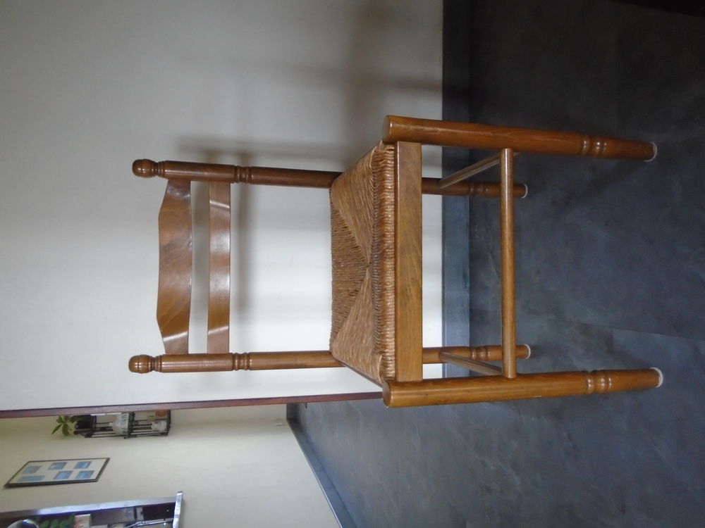 CHAISE EN PAILLE Meubles