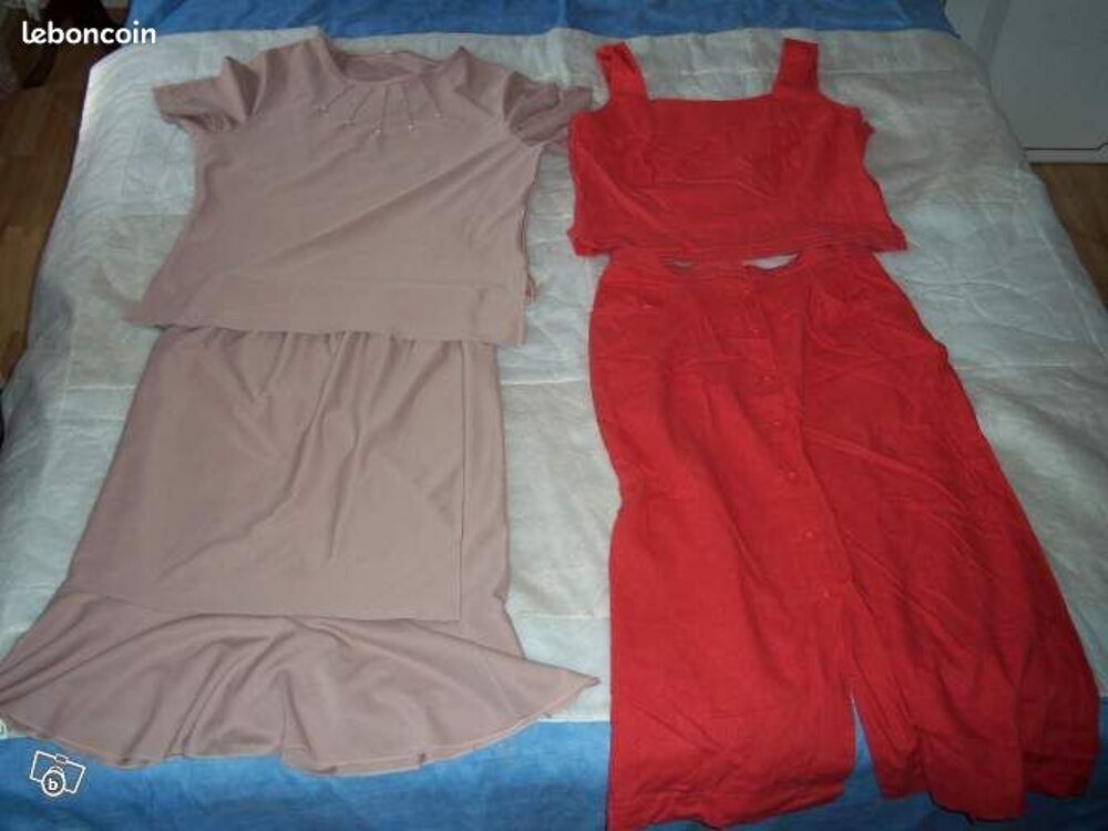 LOT DE 4 ENSEMBLES Vêtements