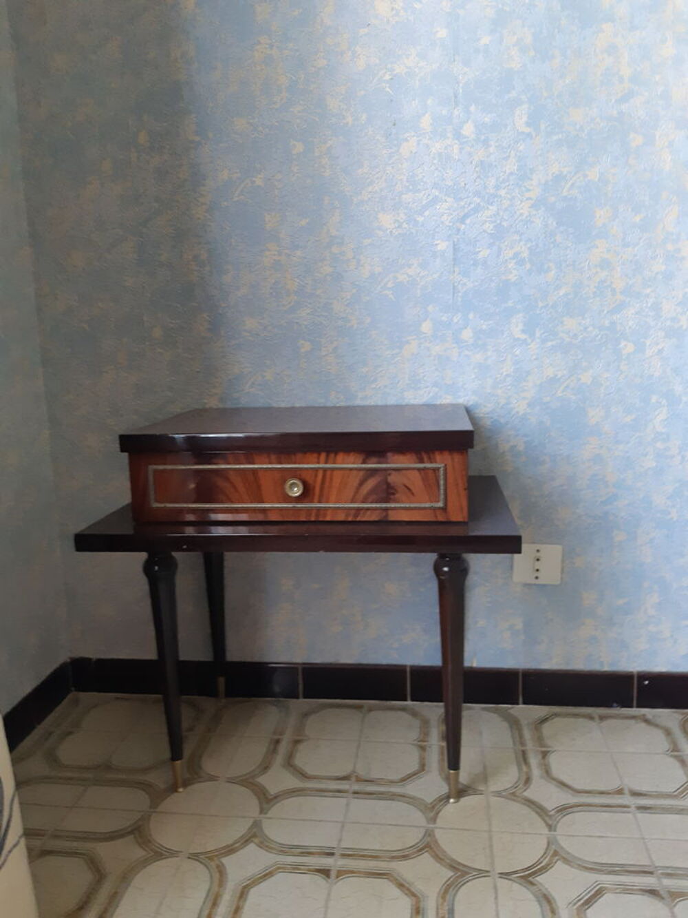 CHAMBRE A COUCHER Meubles
