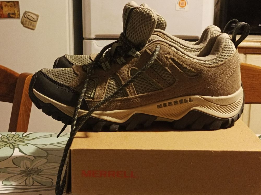 chaussures randonn&eacute;e MERRELL Chaussures
