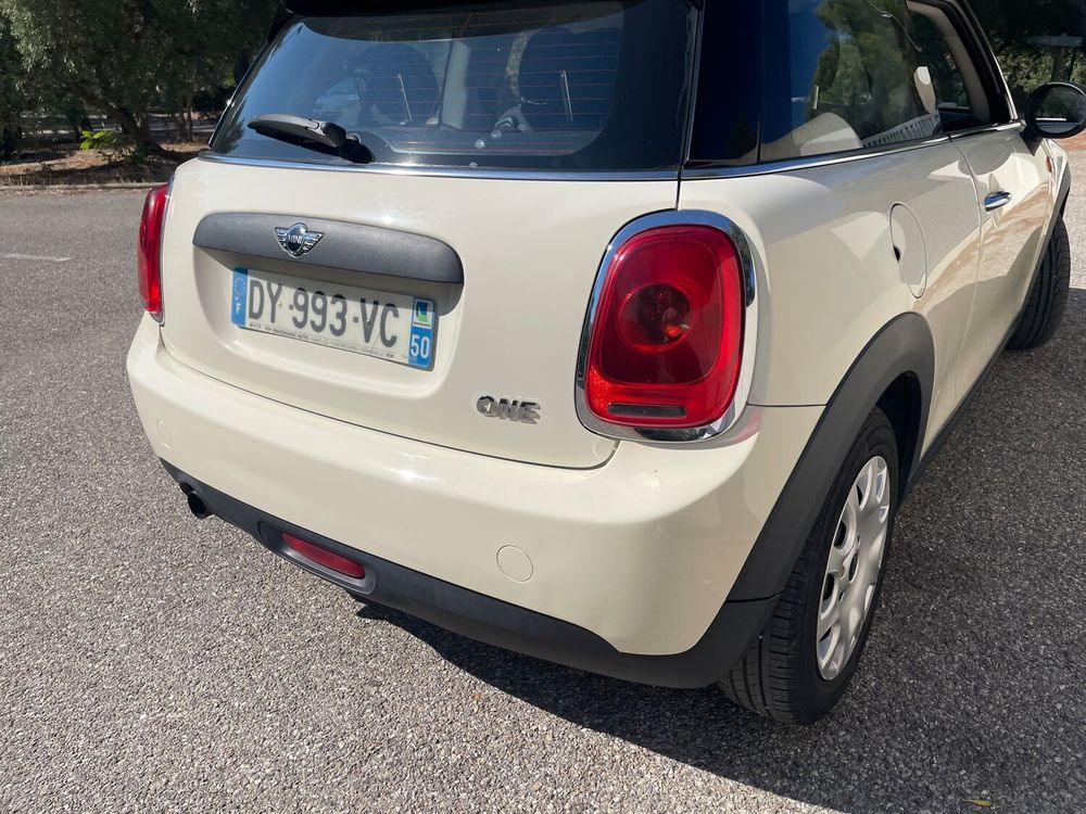 One Hatch 3 Portes 102 ch BVA6 2016 occasion 13260 Cassis