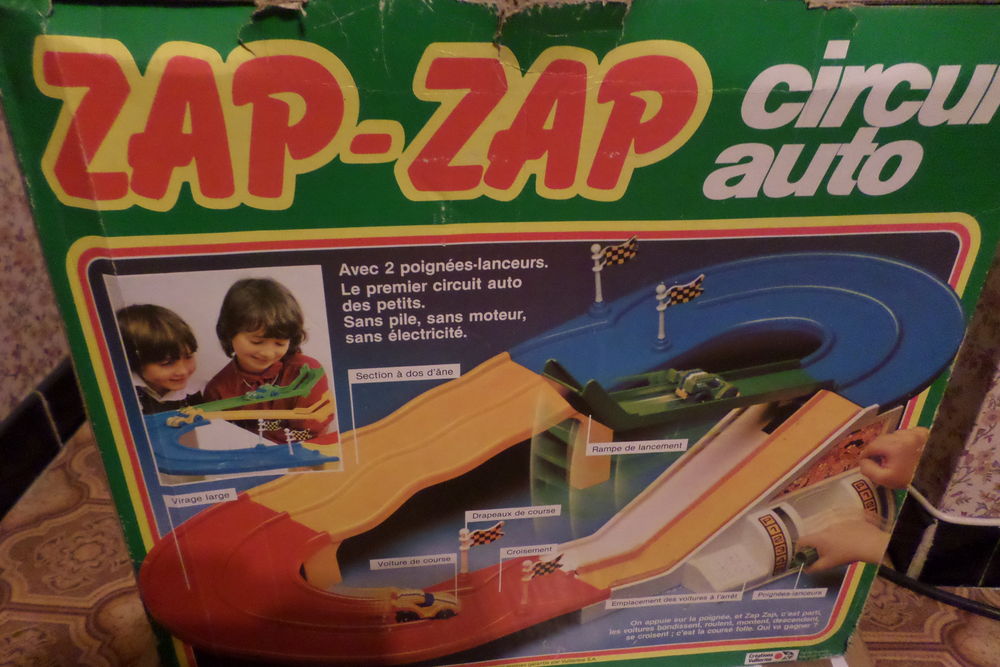 Circuit auto (&agrave; partir de 3 ans)
Jeux / jouets