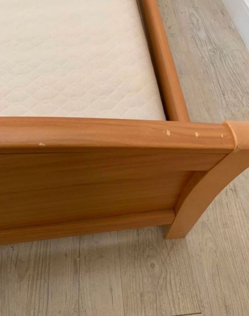 Lit avec sommier 140 x 190cm Meubles