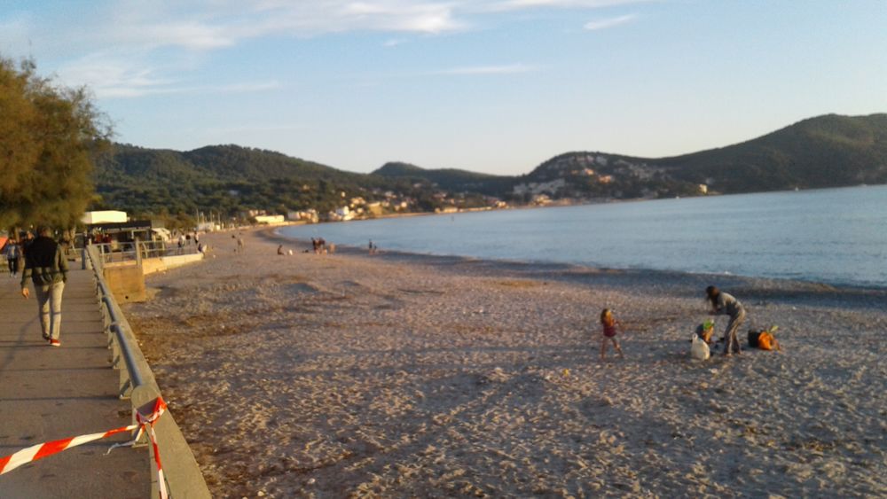   VILLA AVEC PISCINE SUR COTE PROVENCAL POUR 7 PERS. Provence-Alpes-Côte d'Azur, Saint-Cyr-sur-Mer (83270)