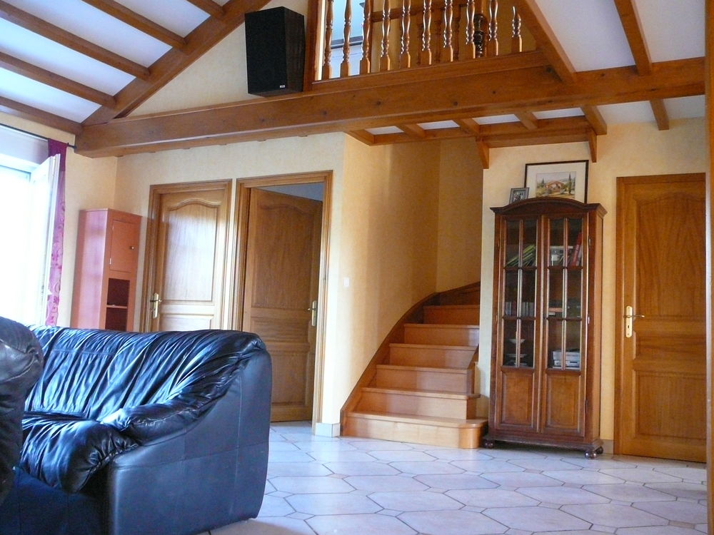 Location Maison Maison en pierre vide 167 mc, terrasse, jardin, garage, cave Jonzieux