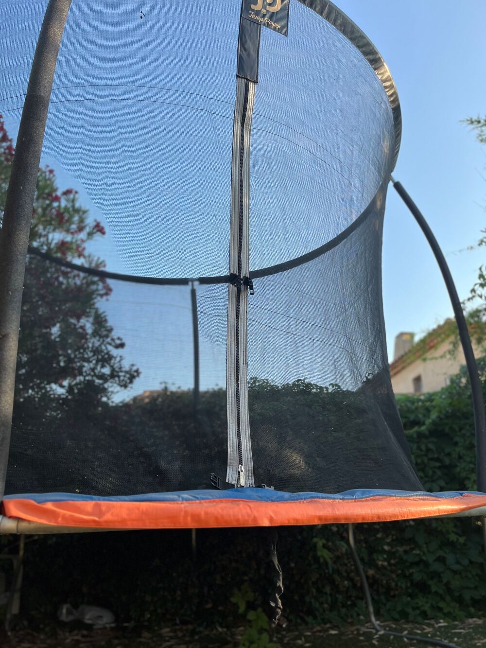 trampoline de 3m tr&egrave;s bon &eacute;tat Jardin