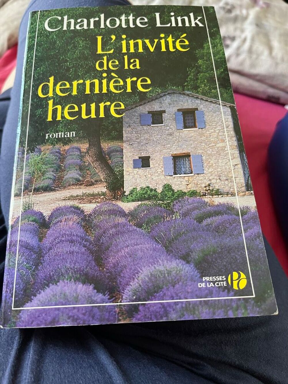 Livre L'invit&eacute; de la derni&egrave;re heure Livres et BD
