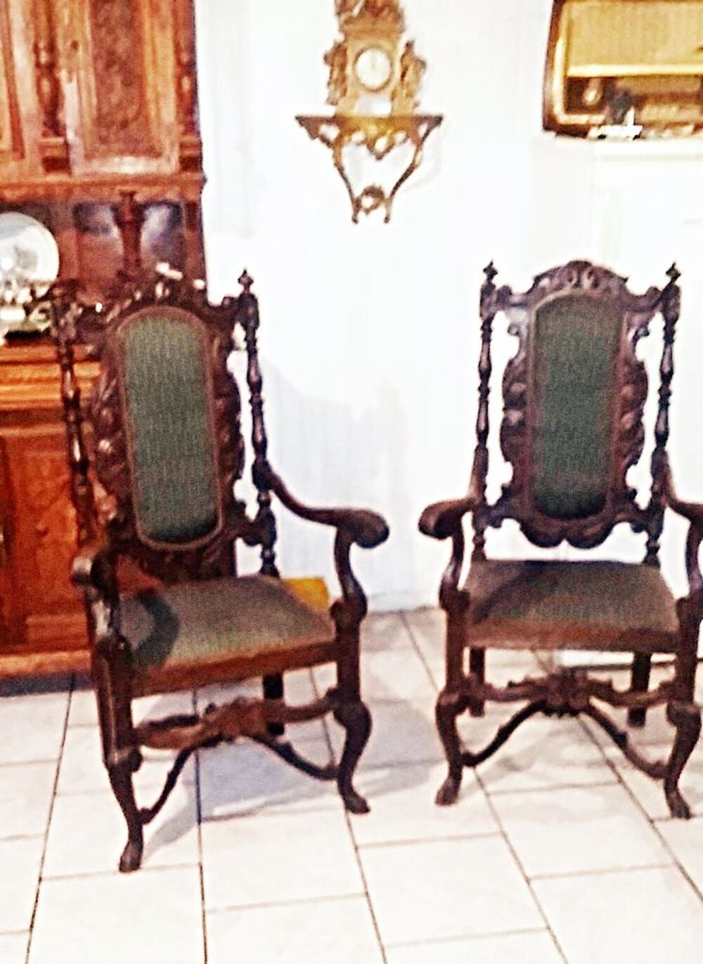 2 fauteuils Henri ll 
H 119 cm
larg. 65 cm
profond 56 cm
Meubles