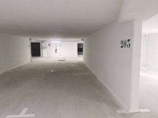  Parking / Garage � vendre 182 m�