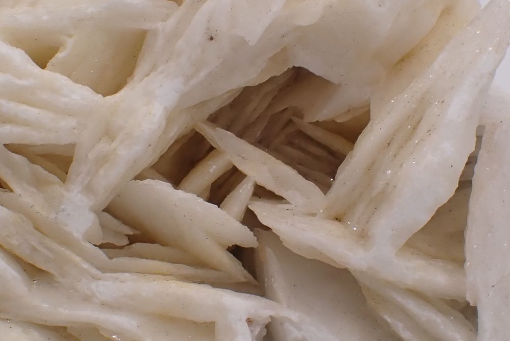 Baryte blanche cr&ecirc;t&eacute;e Mine de Baugis Saint-Bresson Gard 