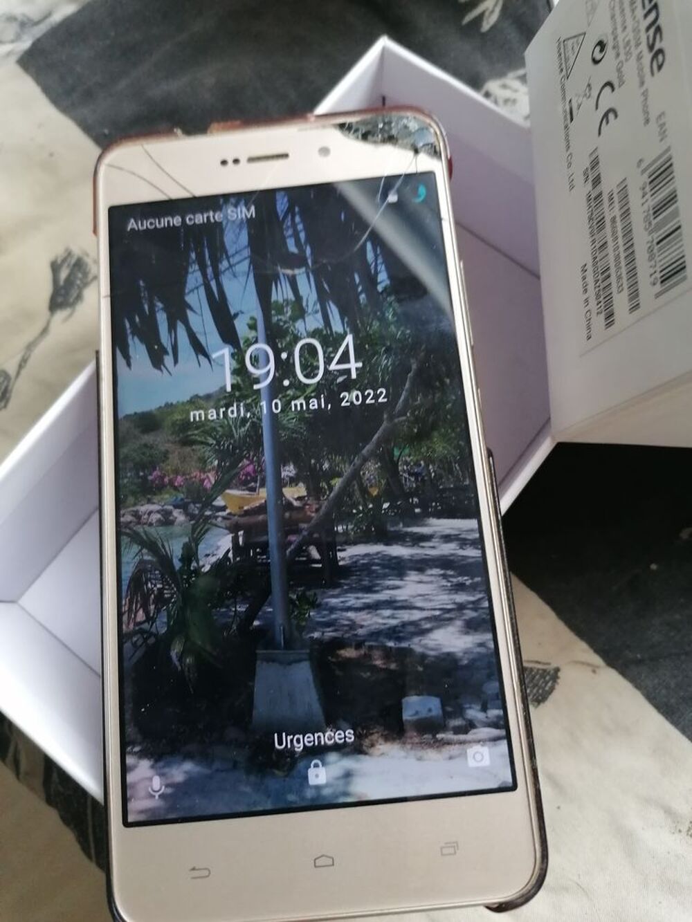 smartphone hisense L830 pour pi&egrave;ces Téléphones et tablettes