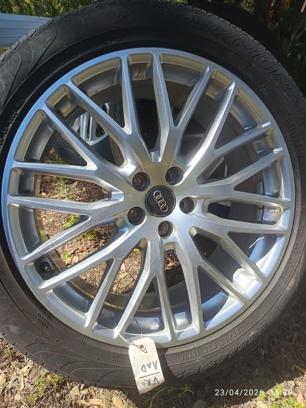 Pneu voiture - roue  occasion 83720 Trans-en-Provence
