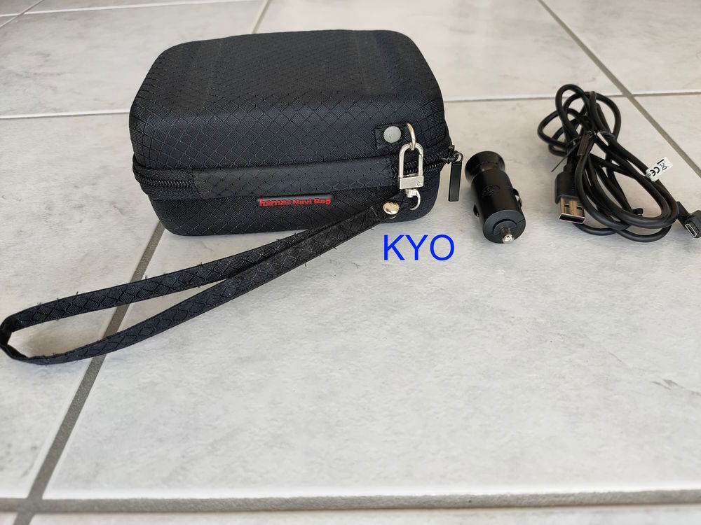 Housse GPS TOMTOM Hama Navi Bag, Prise allume-cigare, c&acirc;ble Matériel informatique