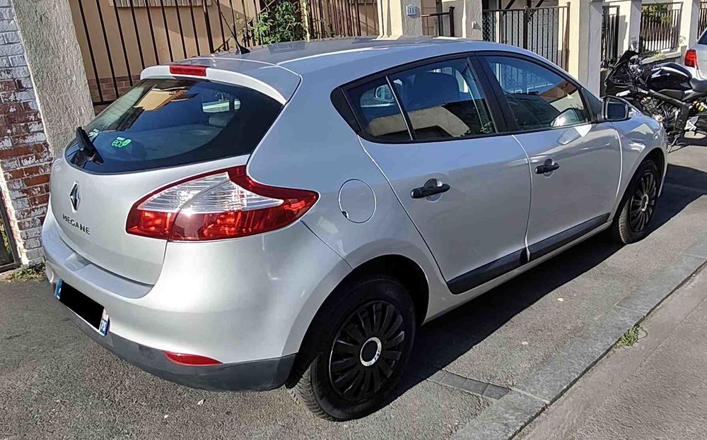 M&eacute;gane III RENAULT MEGANE III 1.6 110 ETHANOL AUTHENTIQUE 2011 occasion 93430 Villetaneuse