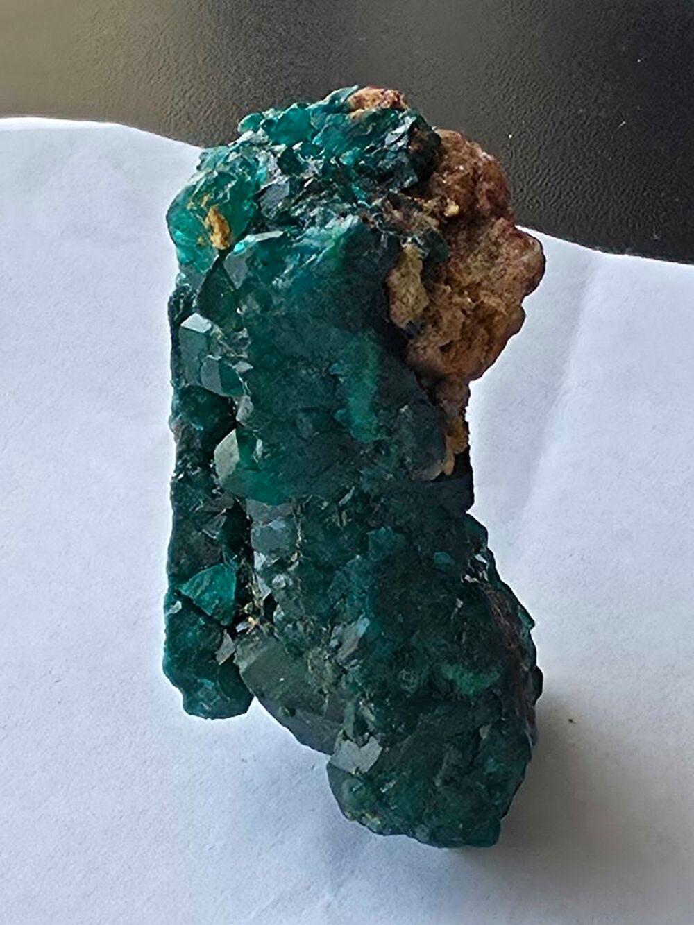 Min&eacute;ral d'exception : Dioptase brute sur sa roche matrice-RDC 