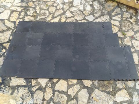 PLAQUES ISOLANTES  31/31cm . 10 Tourette-du-Chteau (06)