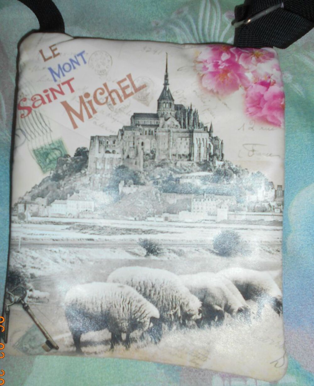 pochette bandouli&egrave;re femme &quot;Mont St Michel&quot; Maroquinerie