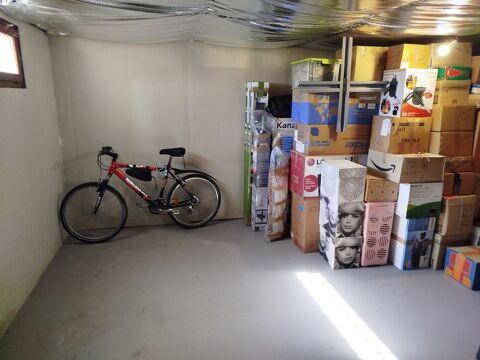  Parking / Garage � louer 20 m� Cuiserey