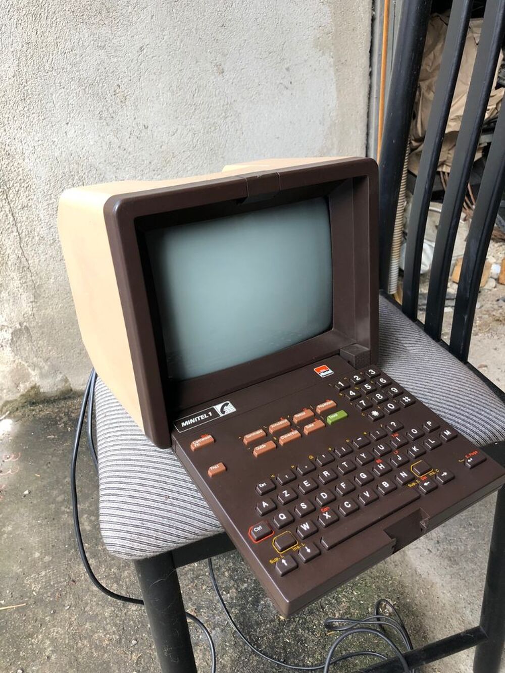 Minitel ann&eacute;e 1980 Téléphones et tablettes