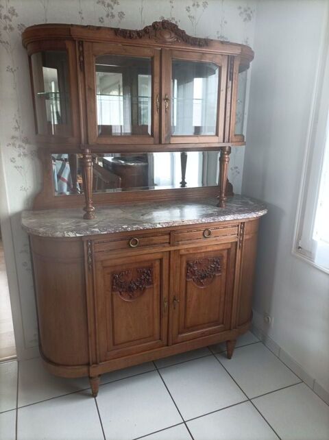 SALLE � MANGER ANCIENNE EN NOYER COMPLETE. 1300 Fontenay-le-Comte (85)