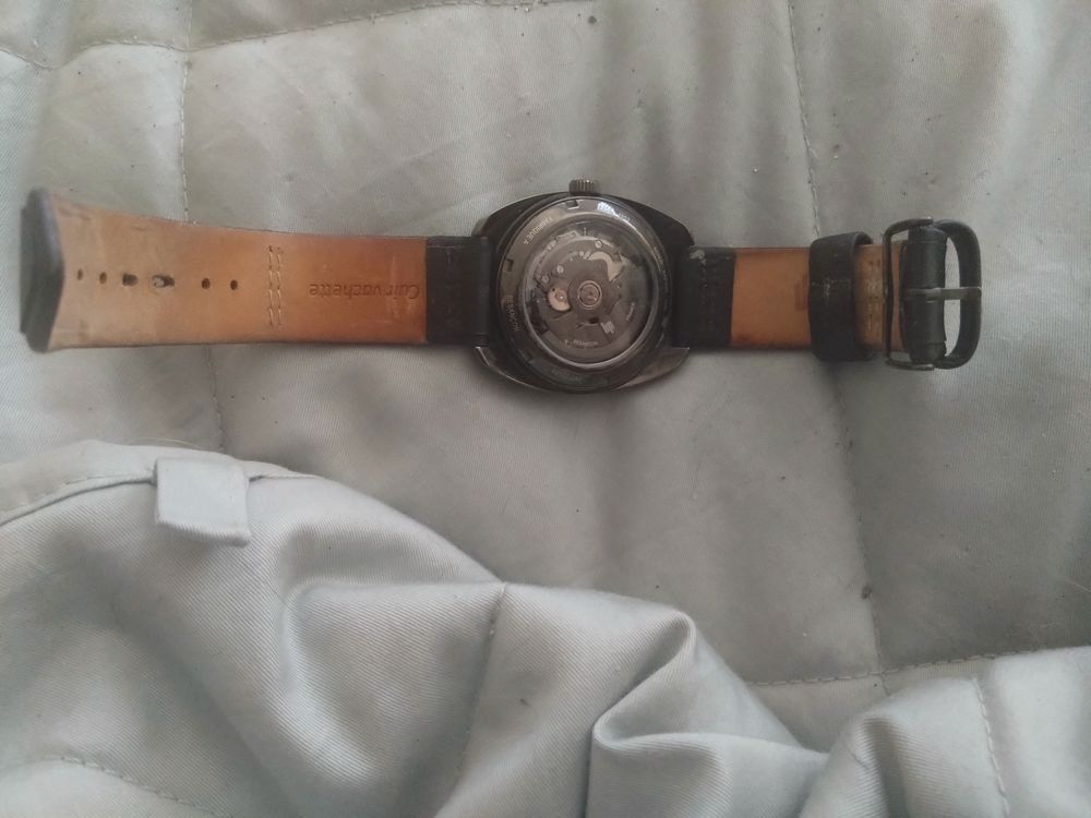Montre Lip mecanique type squelette Bijoux et montres