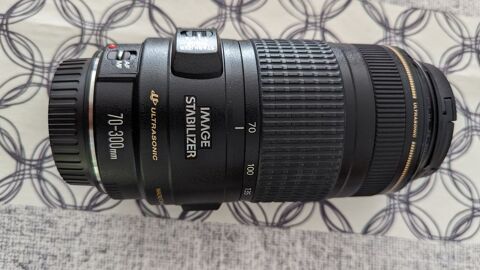 Canon zoom Lens EF 70-300 1:4-5.6 IS USM 150 Le Beausset (83)