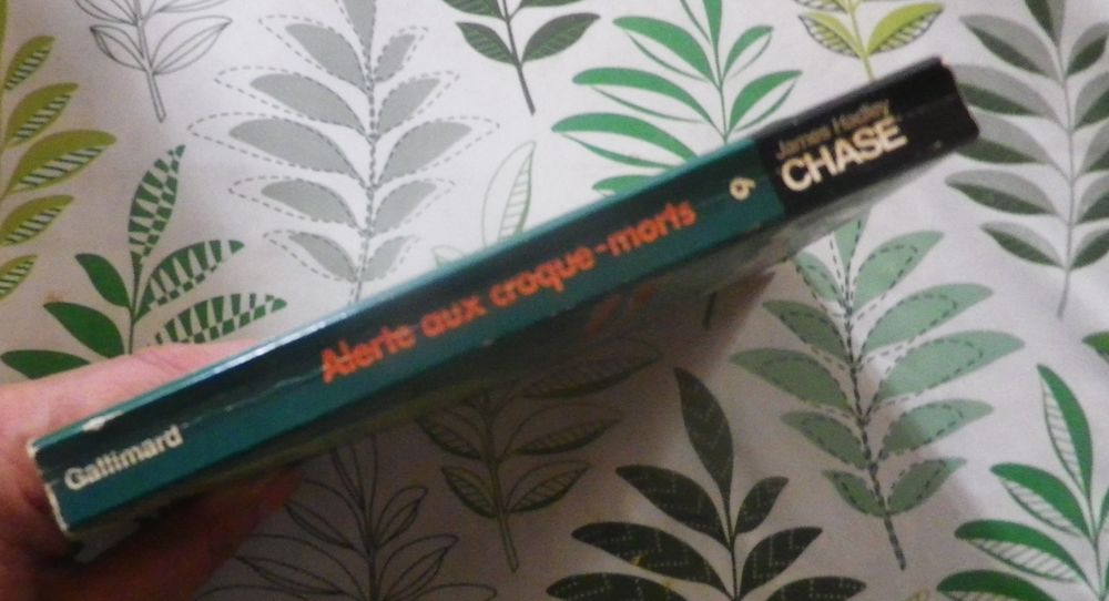 ALERTE AUX CROQUE-MORTS N&deg;6 de James Hadley CHASE Gallimard Livres et BD