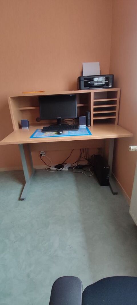 bureau 120 cm 100 La Pou�ze (49)