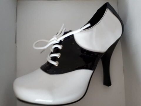 Funtasma Chaussures à talons femme P38
55 Saint-Jean-de-Beugné (85)