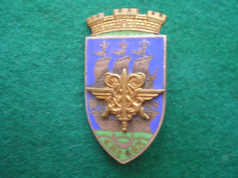 Insigne - Centre National Instruction des El&egrave;ves Officiers. 