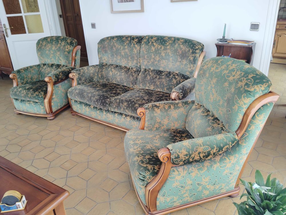 canap&eacute; et deux fauteuils Meubles