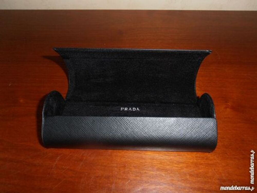 Etui &agrave; lunettes PRADA (27) Bijoux et montres
