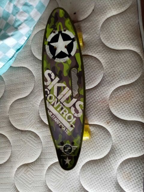 skateboard état neuf idéal pour enfant 800 Biarritz (64)