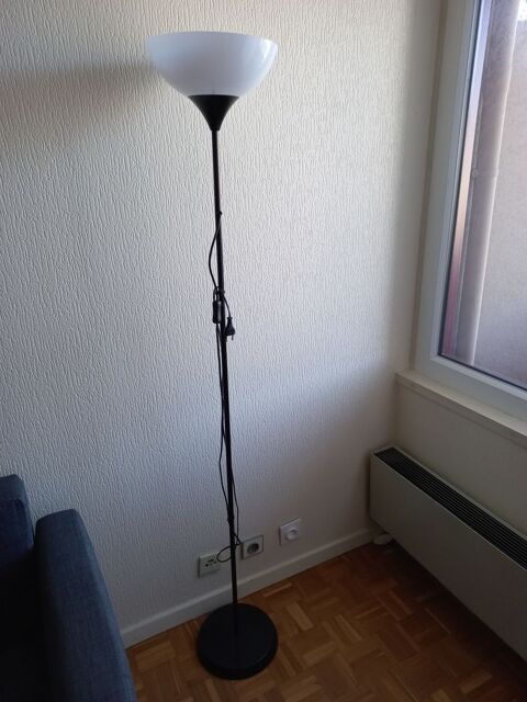 Lampadaire. 7 Tassin-la-Demi-Lune (69)