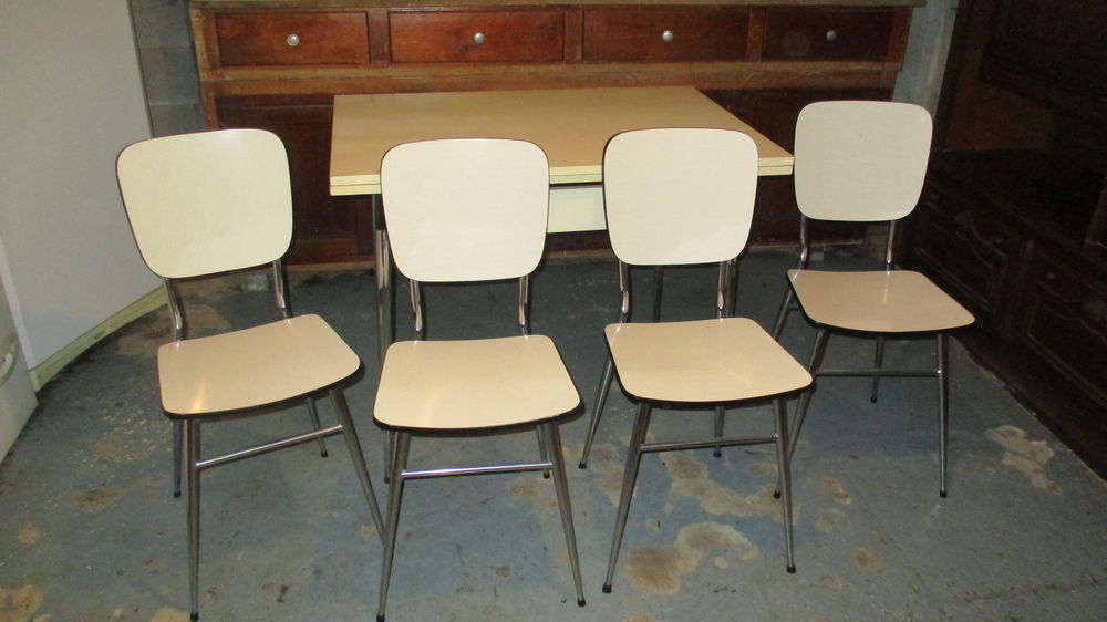 tables chaises en formica Meubles