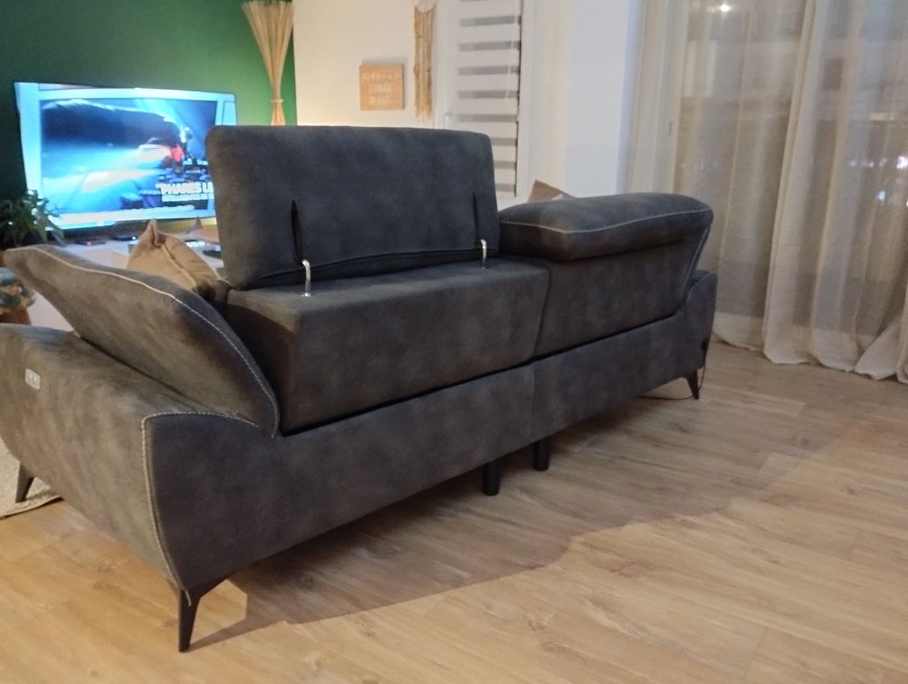 Canap&eacute; 3 places en tissu couleur taupe avec relax Meubles