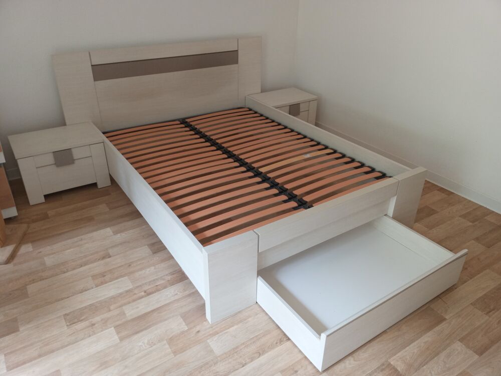 Lit 140cm x190cm Meubles