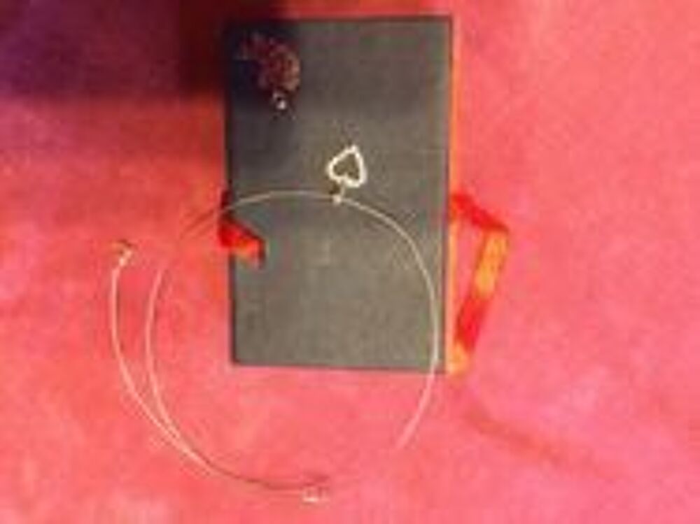 Collier c?ur ras du cou Bijoux et montres