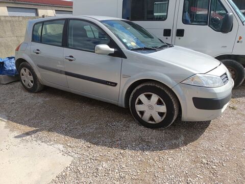 Renault megane ii Mégane 2 1 litre 4 essence 80 che