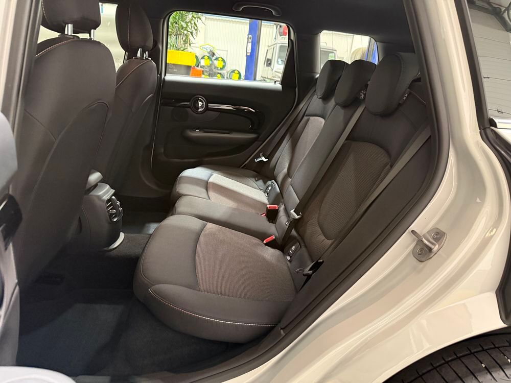 Clubman CMUBMAN COOPER BUSINESS DESIGN 136cv Boite-Automatique . 2023 occasion 31100 Toulouse