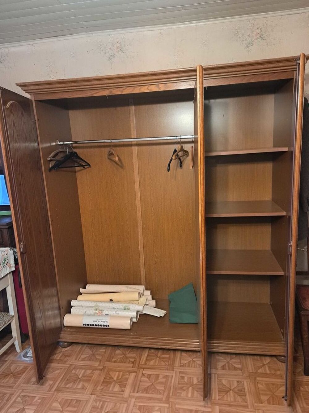 Armoire 3 portes avec miroir Meubles