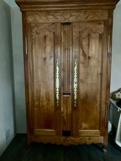 Armoire en merisier du XIXe sicle 250 Les Ponts-de-C (49)