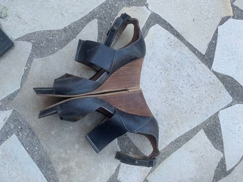 Chaussures � talons compens�es femme  \'\'  Kickers  \'\' 15 Saleilles (66)