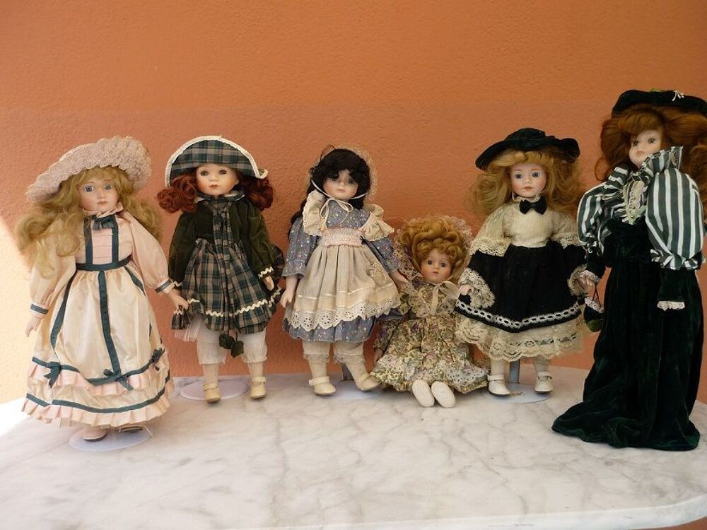 POUPEES DE PORCELAINE 